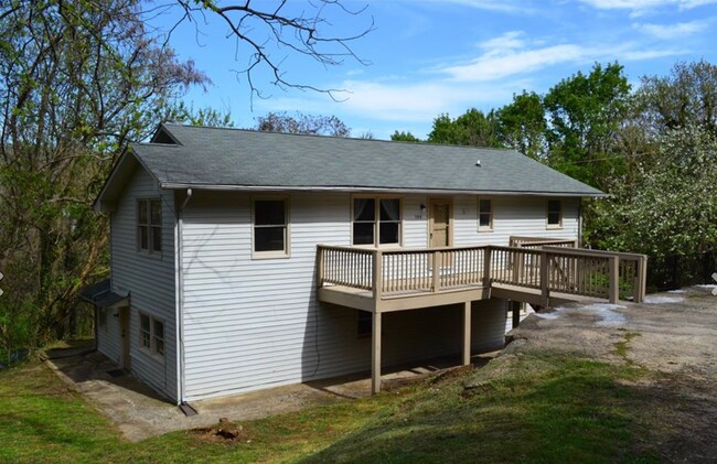 Building Photo - 308 Beaucatcher Rd.