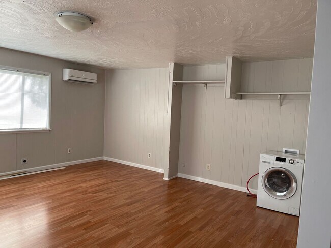 Foto del edificio - Quaint 1 Bedroom, 1 Bath Home in Grants Pass