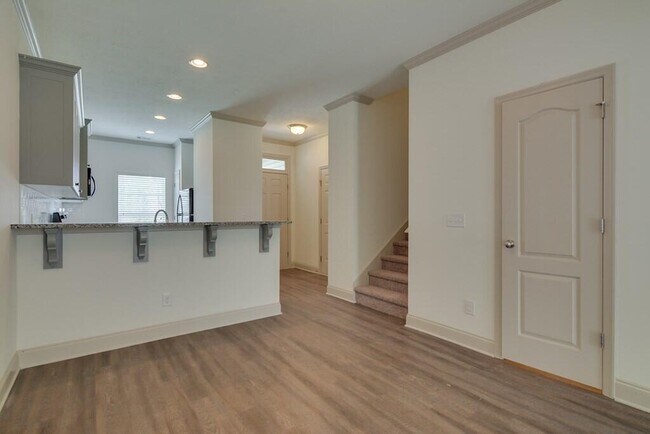 Building Photo - 710 Buddy Ct