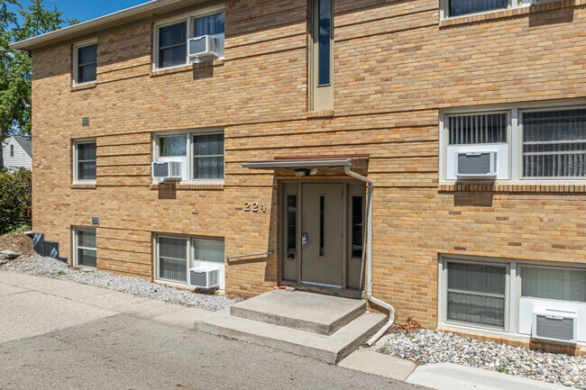 Building Photo - Highland Apartments