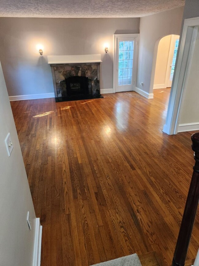 Foto del edificio - 35814 Ridge Rd