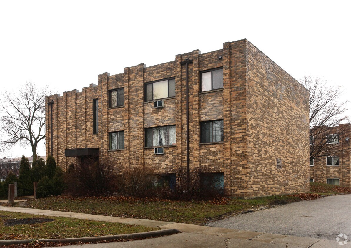 Building Photo - 501 E Dogwood Ln