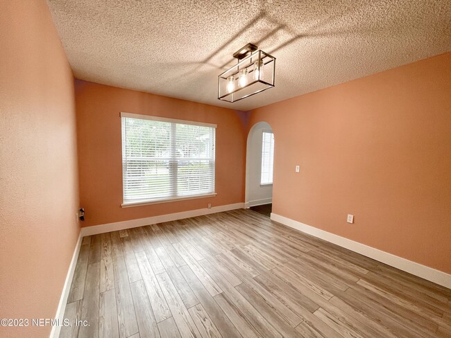 Building Photo - 7426 Lawn Tennis Ln