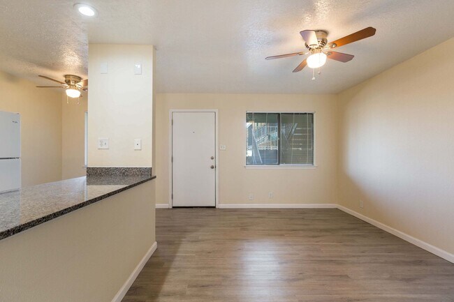Foto del interior - CRESTWOOD APARTMENTS