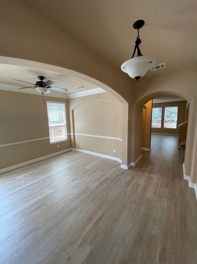 Building Photo - South Austin Dream in Sought-After Subdivi...