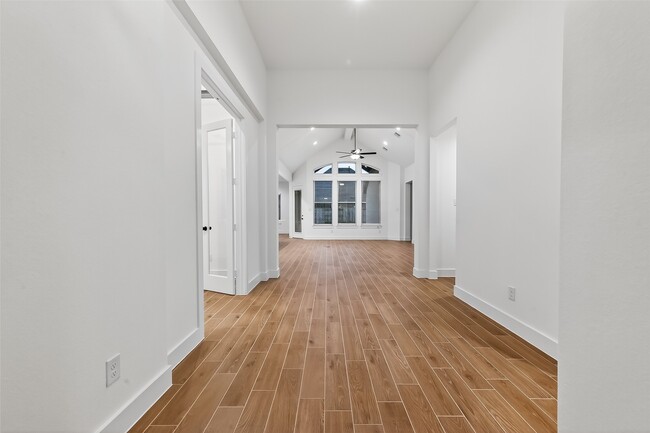 Foto del edificio - 2210 Cherry Brg Ln