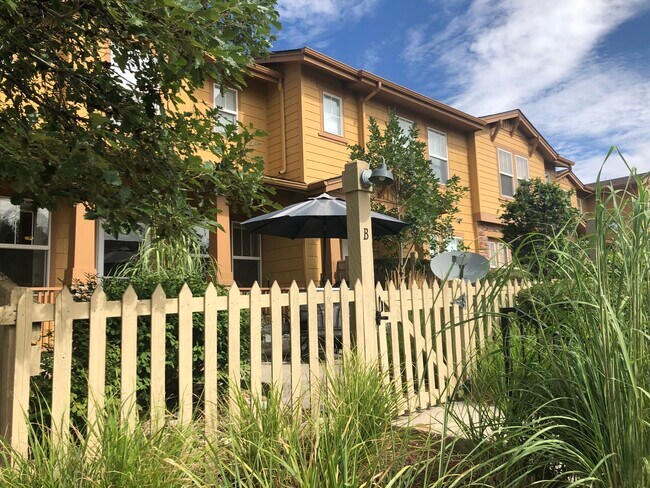 External View - 10441 Truckee St