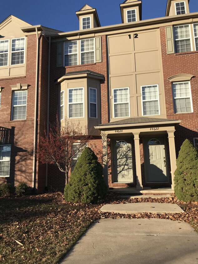 Foto principal - 44624 Gwinnett Loop