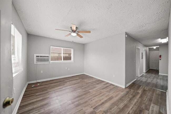 Building Photo - 711 Ave A