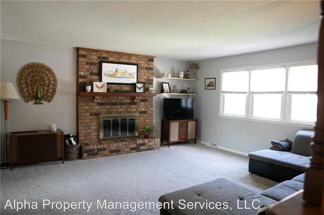 Building Photo - 3 br, 2.5 bath House - 108 Fairview