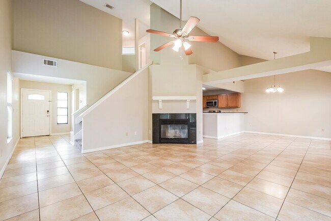 Foto del edificio - 439 E Springtree Way
