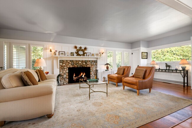 Building Photo - 110 San Ysidro Rd