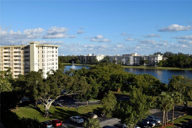 Foto del edificio - 3010 N Course Dr