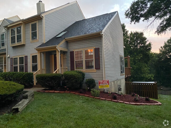 Building Photo - 8160 Cliffview Ave
