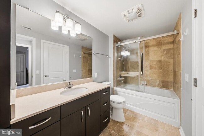 Foto del edificio - 440 L St NW