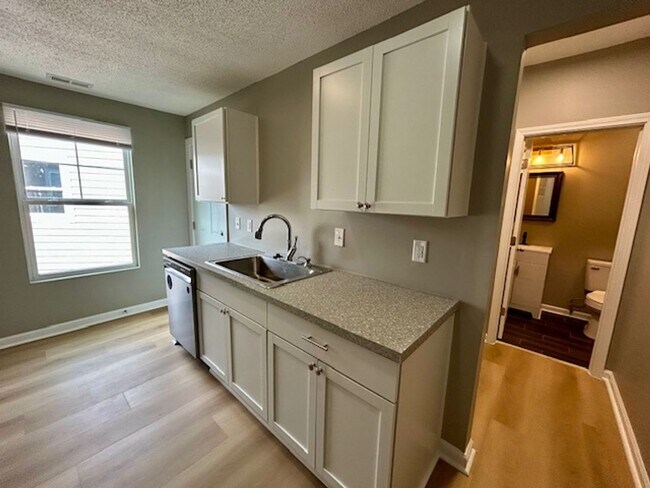 Foto del edificio - 576 E Fall Creek Pkwy N Dr