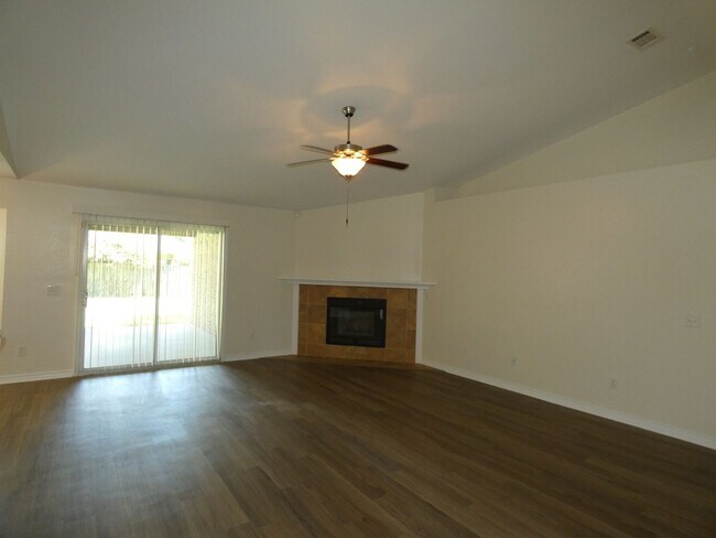 Building Photo - Milton, 4/3, w/ 2553 sqft.