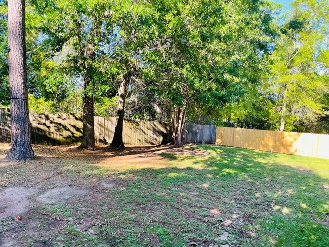 Building Photo - Brick Home in Bucklake
