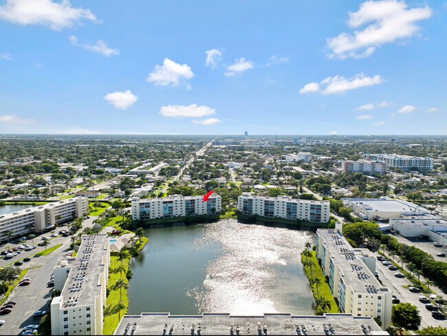 Exterior Rear-Lake View - 141 SE 3rd Ave