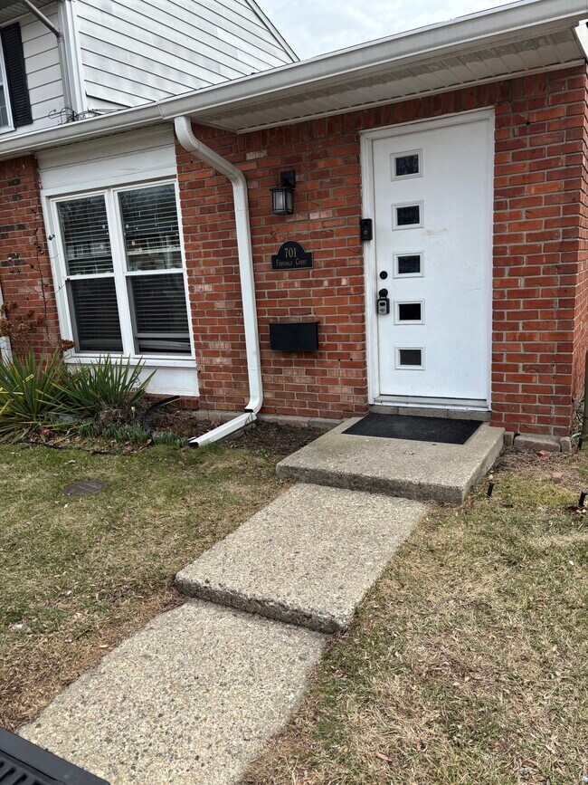 Front door - 701 Ferndale Ct