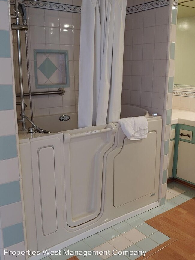 Foto del edificio - 4 br, 2.5 bath House - 2332 West 37th Street