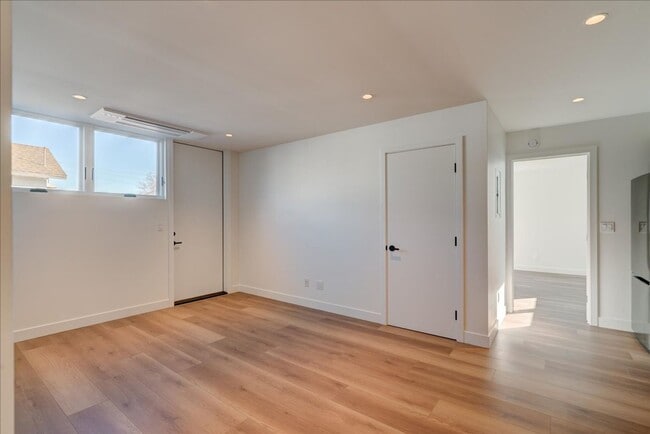 Foto del edificio - New 2 Bedroom Home in Historic Sherman Heights - Available For Immediate Move-In
