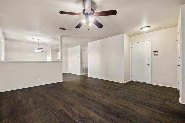 Building Photo - 608 Losoya Ct