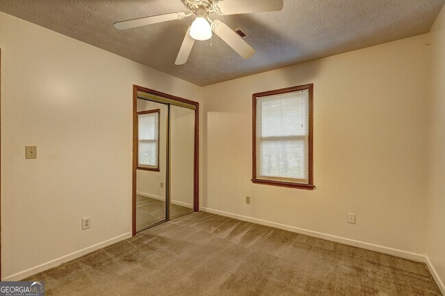 Foto del edificio - 2233 Davis Rd SW