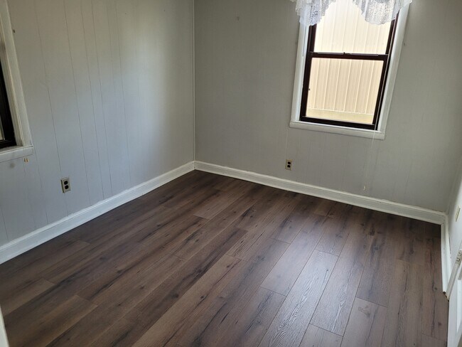 Building Photo - 1612 Norway St