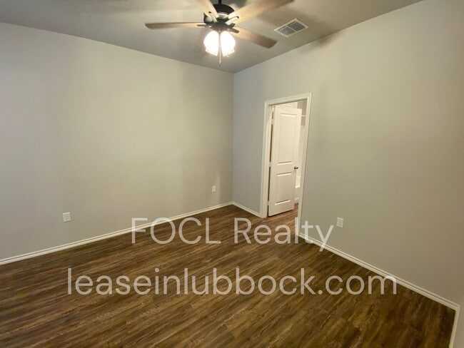 Foto del edificio - Luxury Townhome (Frenship ISD)