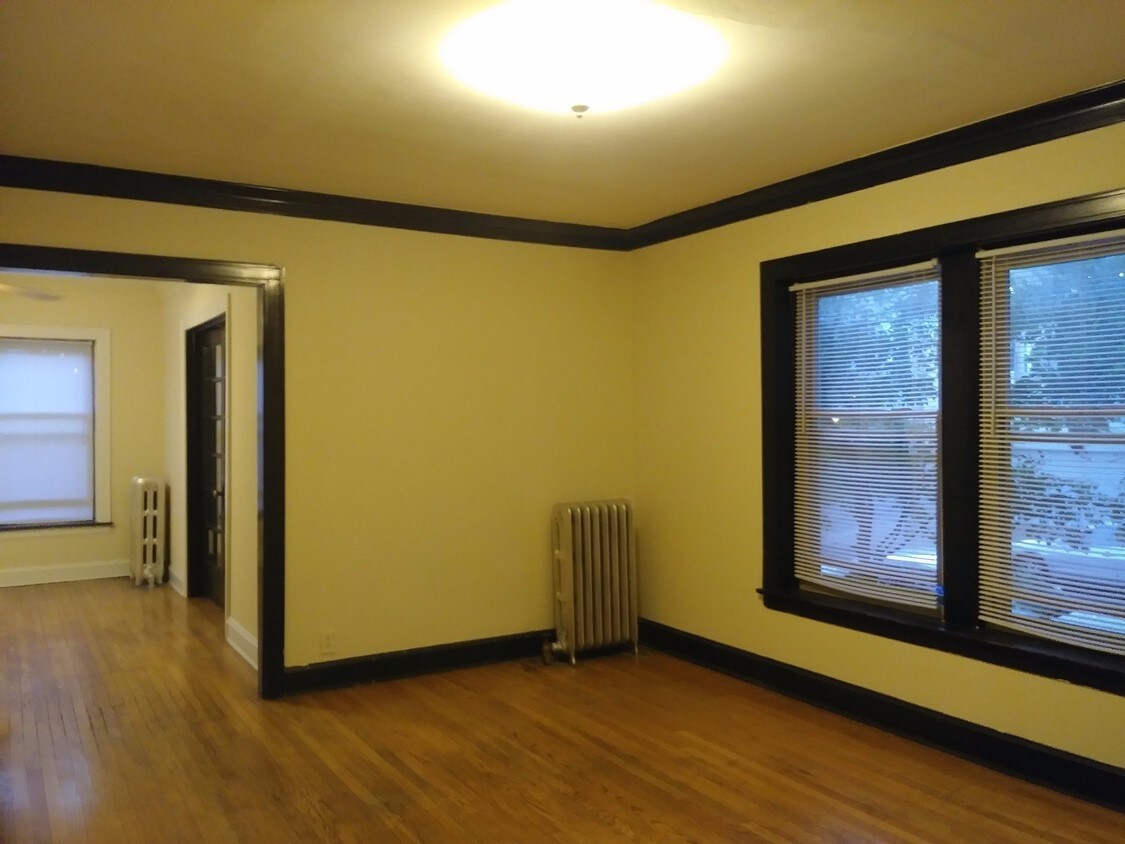 Primary Photo - 1707 W Rascher Ave