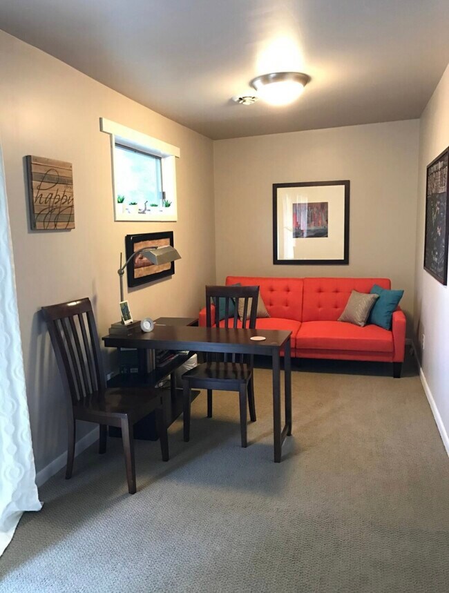 A futon has been added to the office nook - 1709 Villa Plz