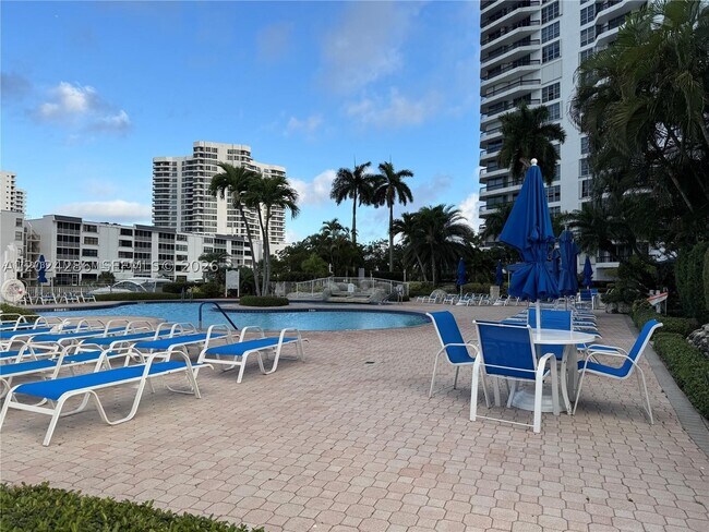 Foto del edificio - 3530 Mystic Pointe Dr