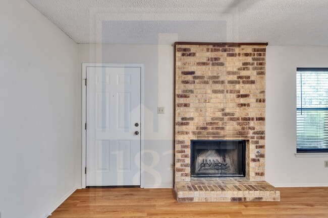 Building Photo - 3002 Breeze Terrace