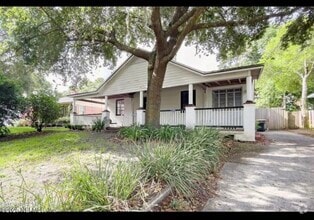 Building Photo - 1802 Kingswood Rd