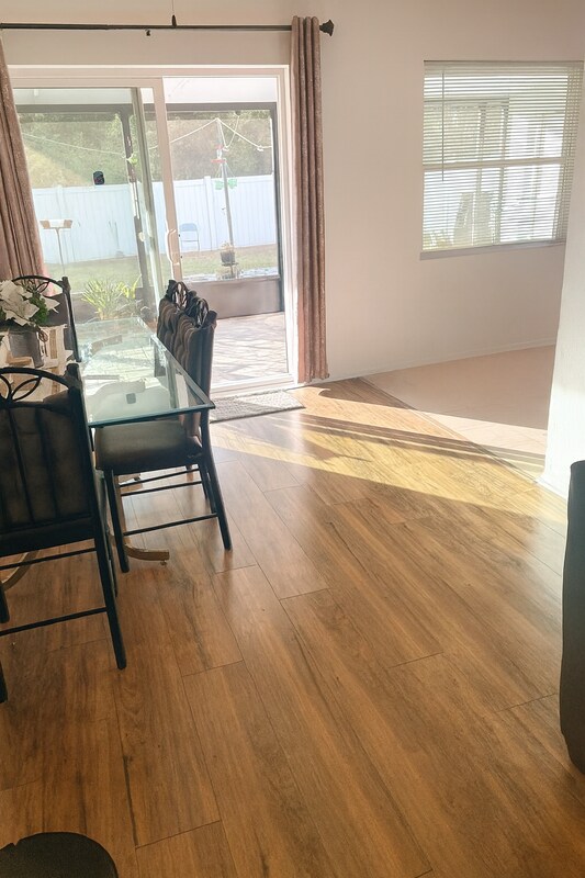 Foto del edificio - 1431 Thistledown Dr