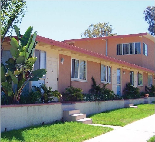  - 3980-3994 Ingraham St