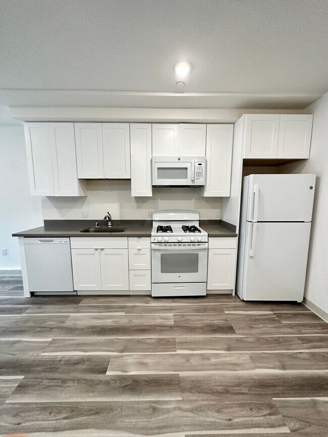 Foto del edificio - 1780 McKinnon Ave,