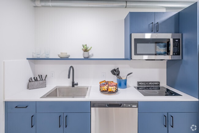 Studio, 1 BA - Modal S2 - 300SF - The Pulse