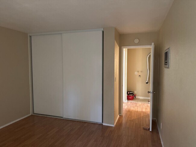 Building Photo - Condo 2 Bed / 2 Bath – In-Unit Laundry – C...