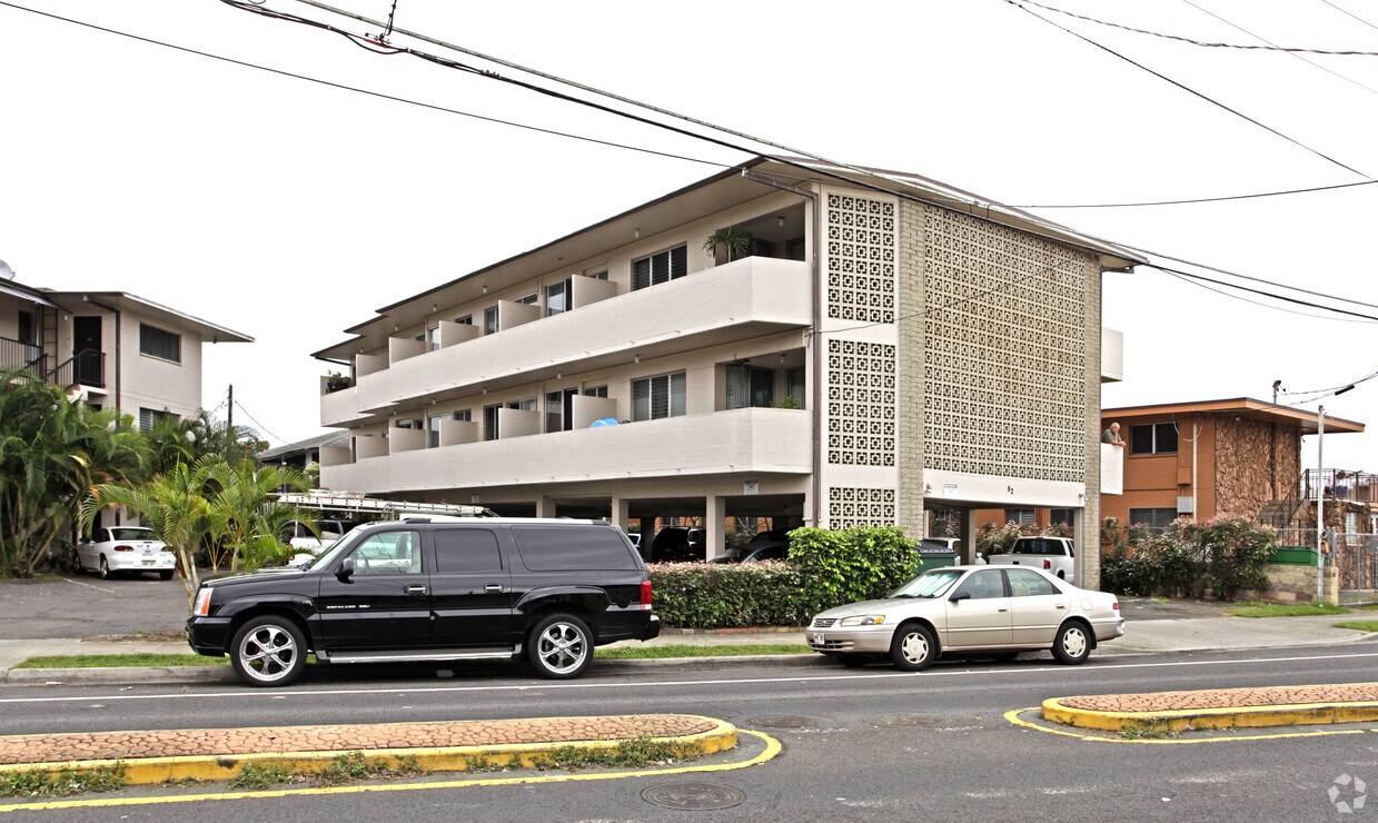 Primary Photo - 82 Kihapai St