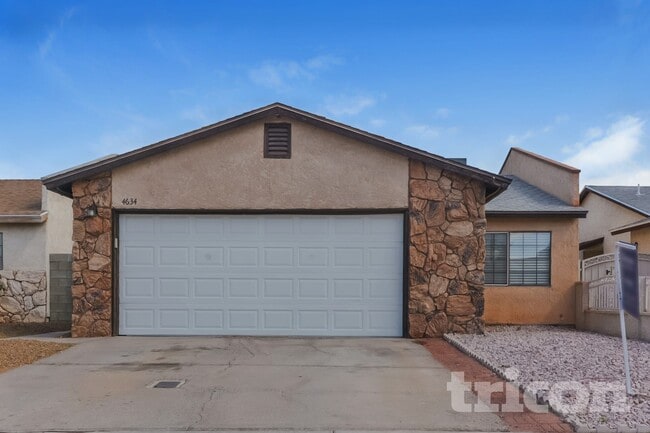 Building Photo - 4634 Grasshopper Dr