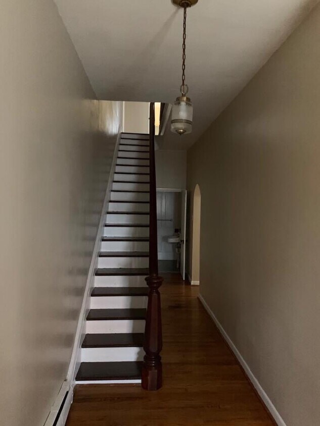 Foto del edificio - 19 W Big Spring Ave