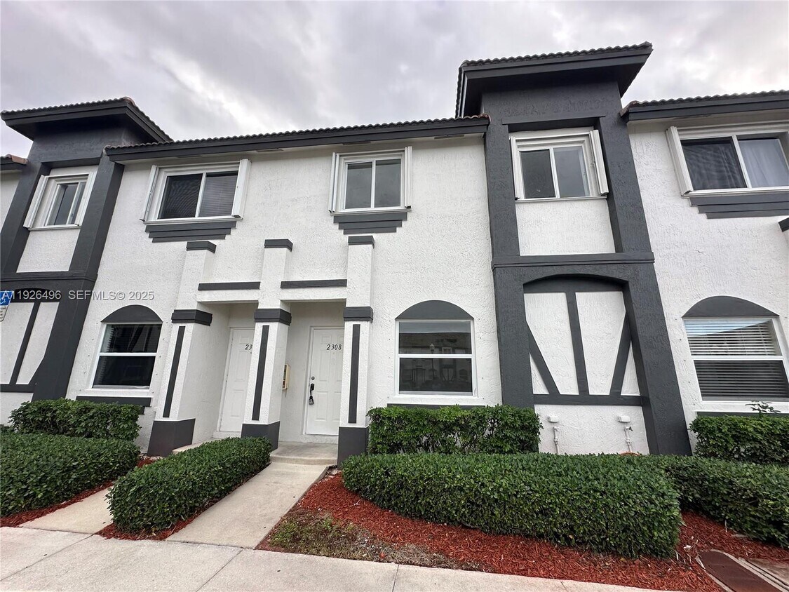 Foto principal - 2308 SE 23rd Terrace