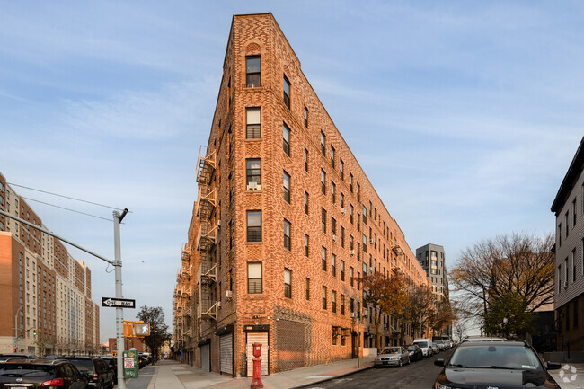 Building Photo - 490 Southern Blvd