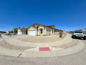 Building Photo - 14215 Bluesky Point Ct