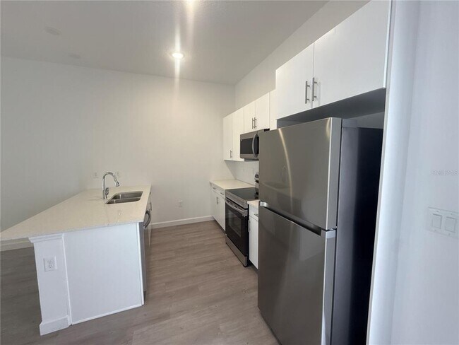 Building Photo - 399 Famagusta Dr