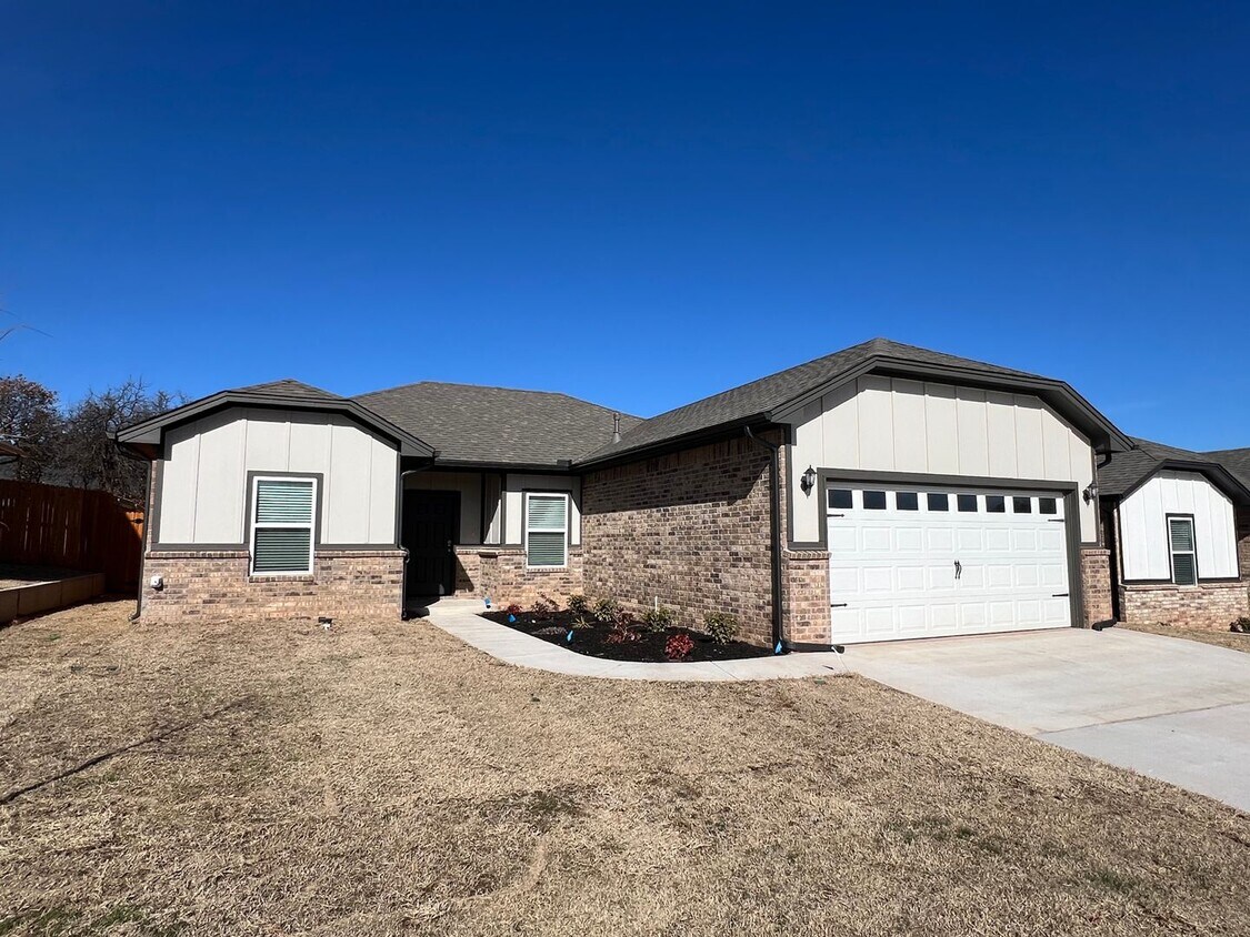 Foto principal - Brand New Construction 3 Bedroom 2 Bathroo...