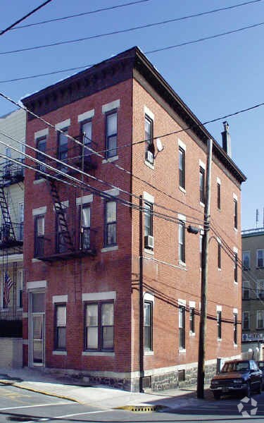 Building Photo - 6800 Madison St