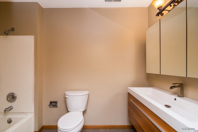 Baño - 3044 Waters Edge Cir